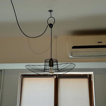 Modern Flat - Apartament Nou Aproape De Spital Si Aeroport ยาช ภายนอก รูปภาพ