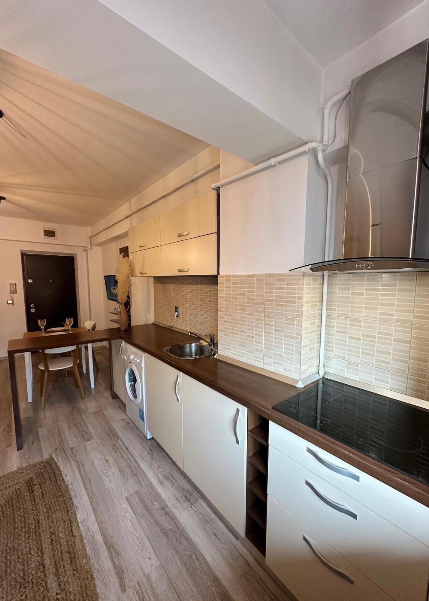 Modern Flat - Apartament Nou Aproape De Spital Si Aeroport ยาช ภายนอก รูปภาพ