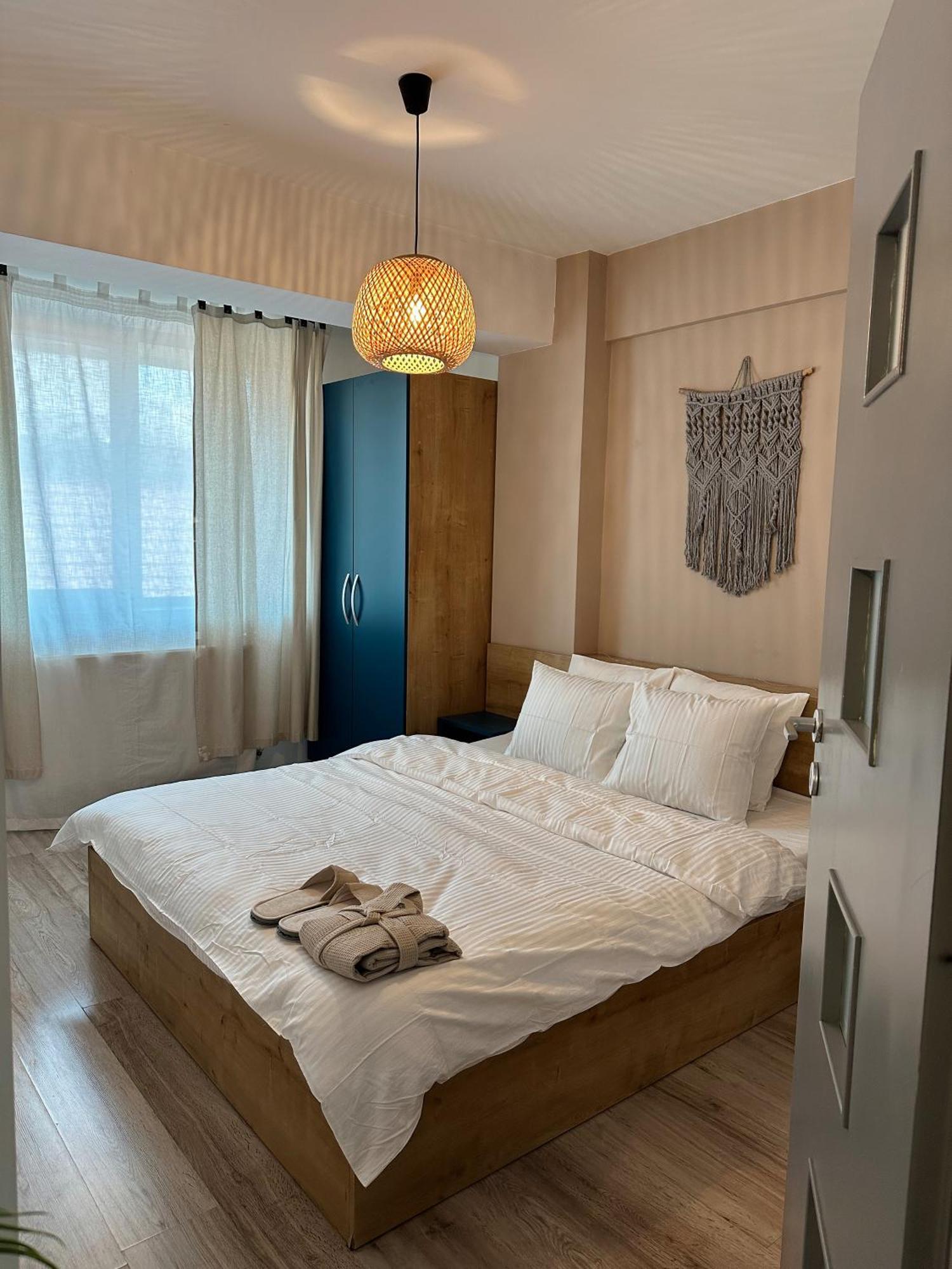 Modern Flat - Apartament Nou Aproape De Spital Si Aeroport ยาช ภายนอก รูปภาพ